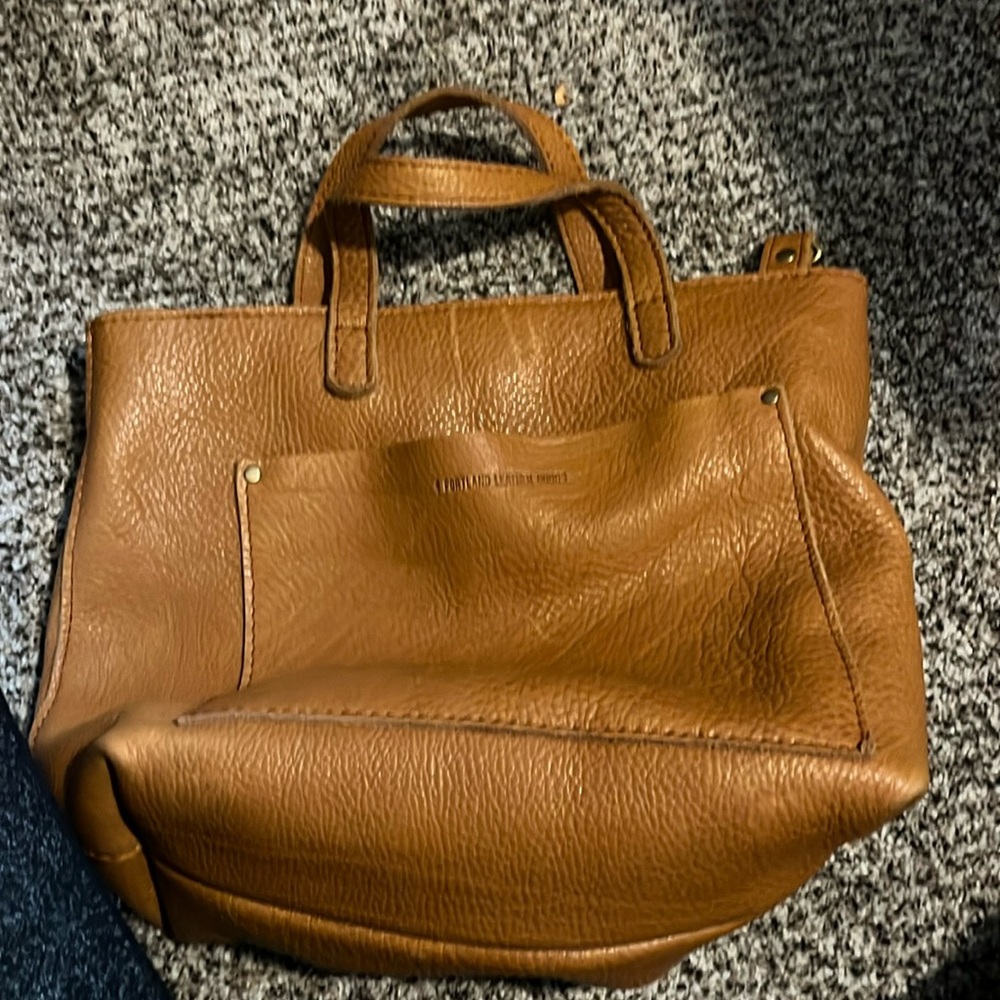 Portland Leather medium zip tote